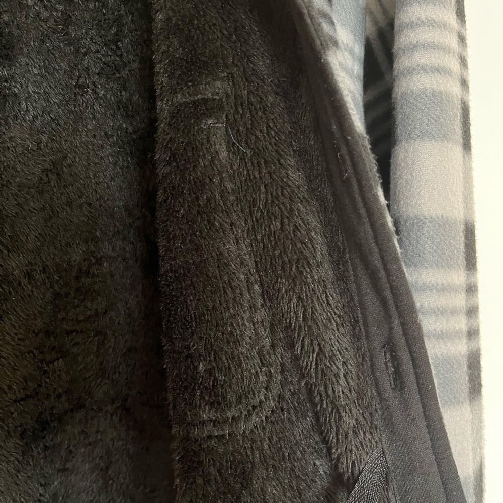 Sherpa Lined Plaid Shacket Men’s Black Grey Fleece Jacket Size M - Picture 5 of 10